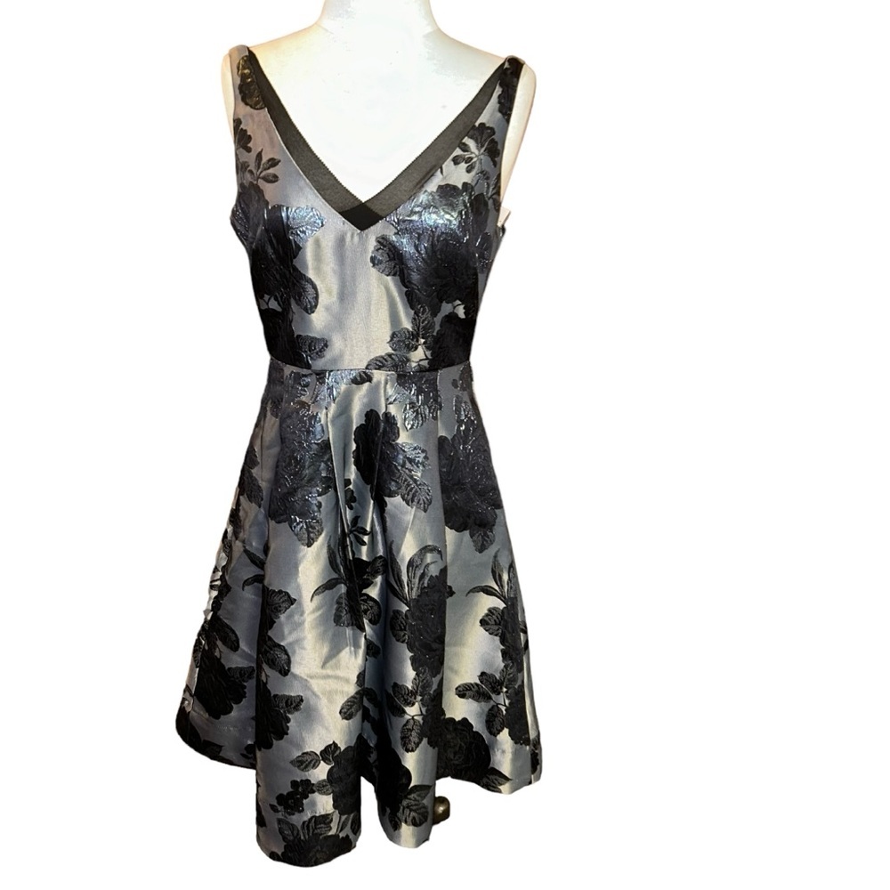 White house black market WHBM Jacquard Fit And Flare floral Dress silver blue 2 - Picture 1 of 8